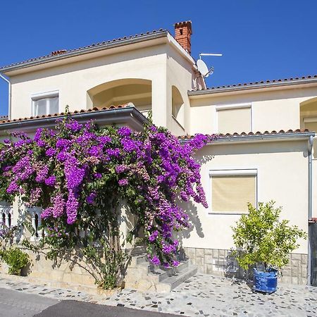 Guest House Croatia Fazana Bagian luar foto