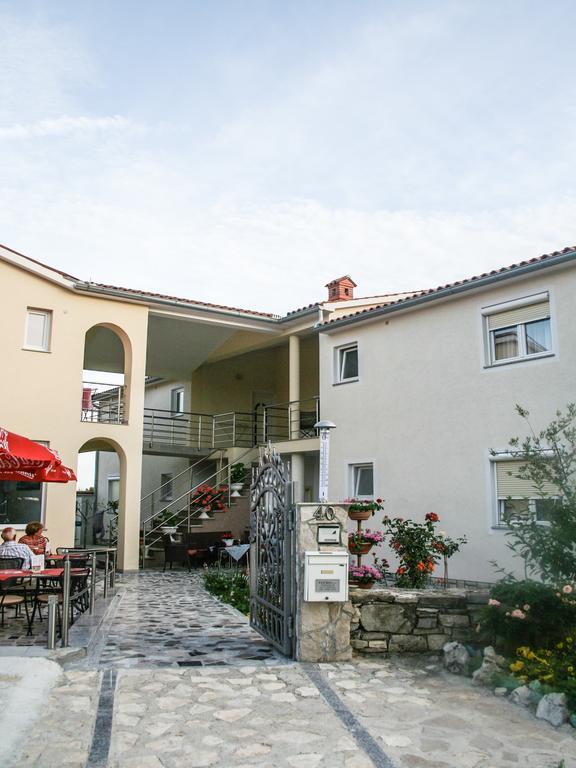Guest House Croatia Fazana Bagian luar foto
