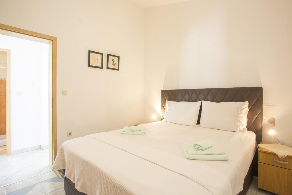 Guest House Croatia Fazana Bagian luar foto