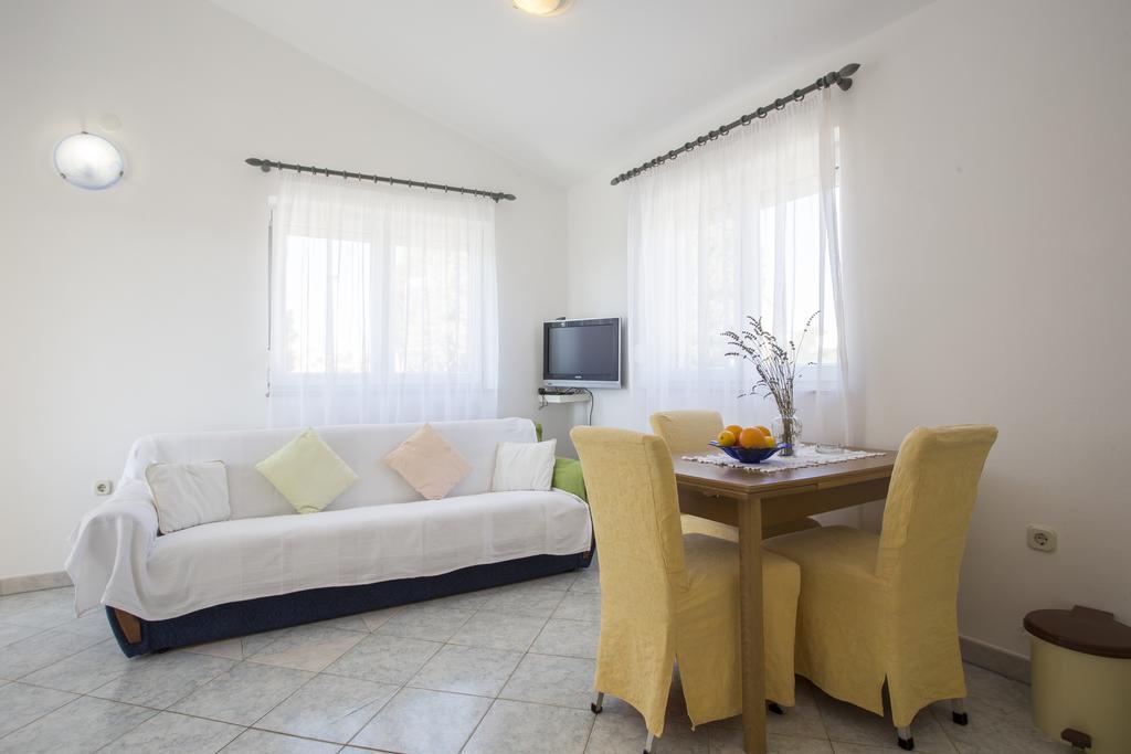 Guest House Croatia Fazana Bagian luar foto