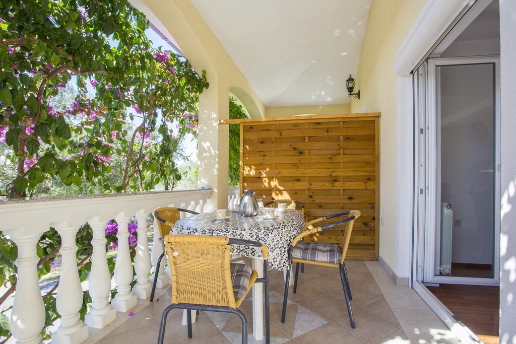 Guest House Croatia Fazana Bagian luar foto