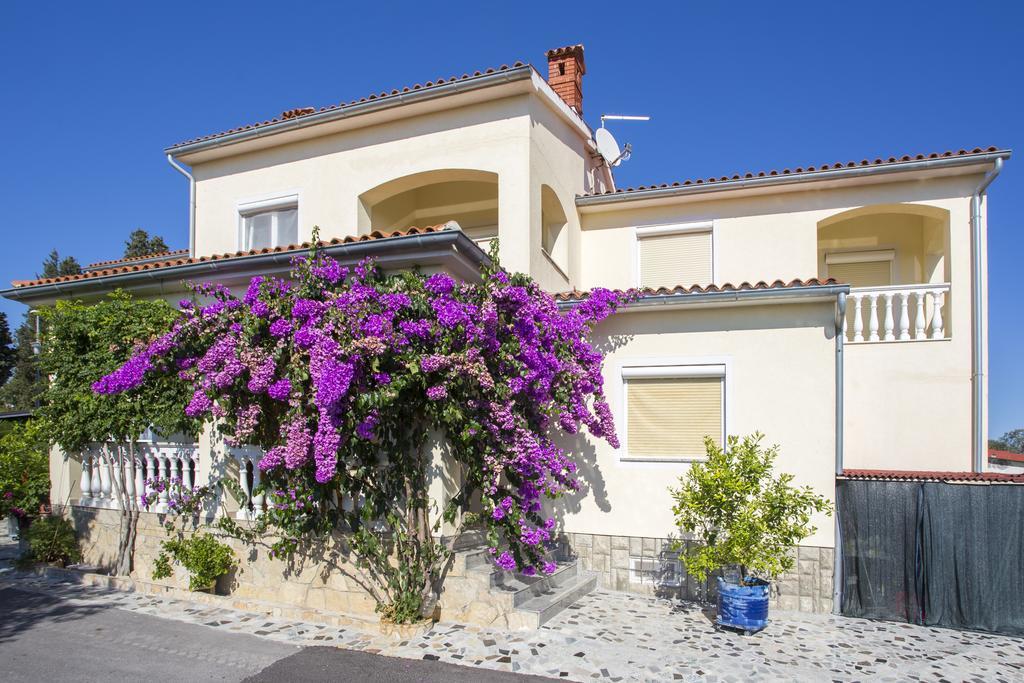 Guest House Croatia Fazana Bagian luar foto