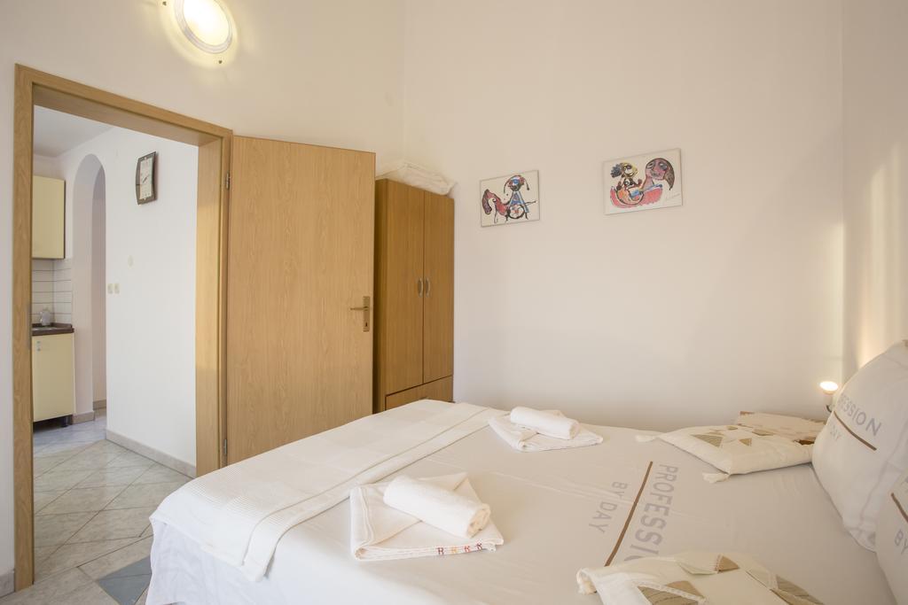 Guest House Croatia Fazana Bagian luar foto